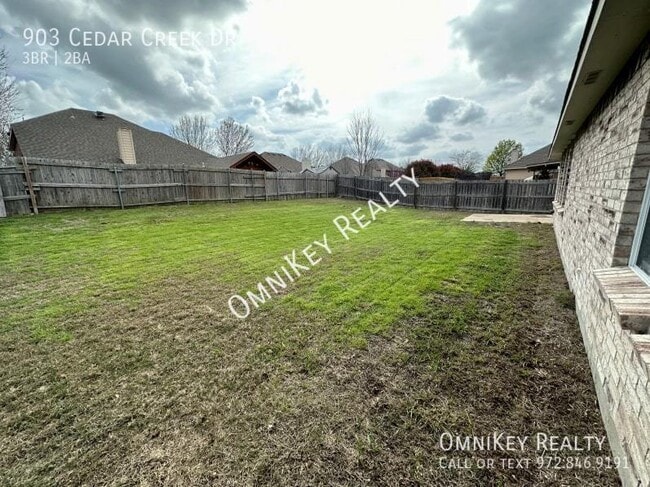 Building Photo - 903 Cedar Creek Dr