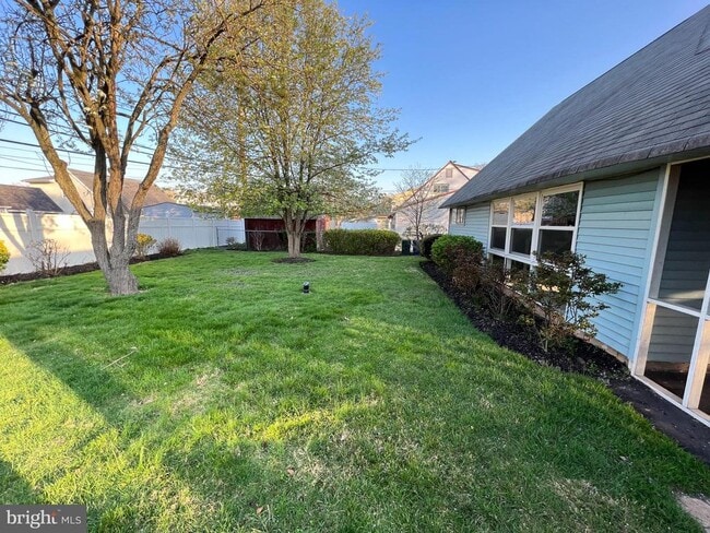 Building Photo - 15 Catalpa Ln