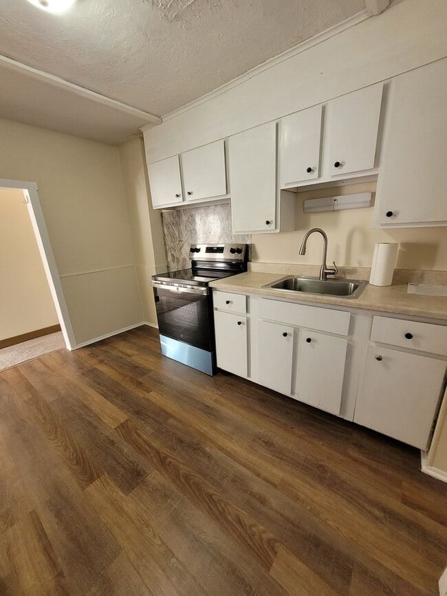 Building Photo - 52-54 East Chestnut Street