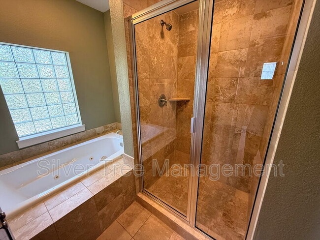 Building Photo - 3204 Wycliff Ave