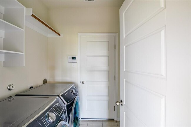 Building Photo - 226 Hot Spring Valley