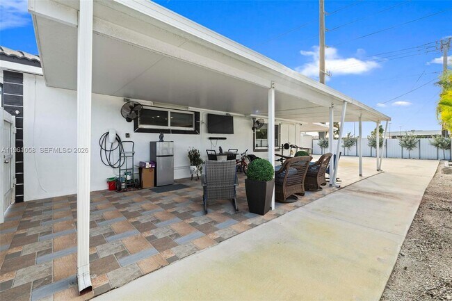 Building Photo - 8300 NW 35th Pl