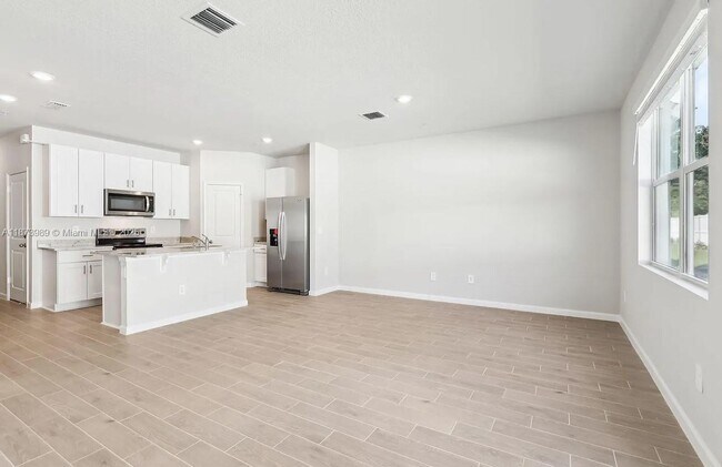 Building Photo - 478 Salisbury Cir