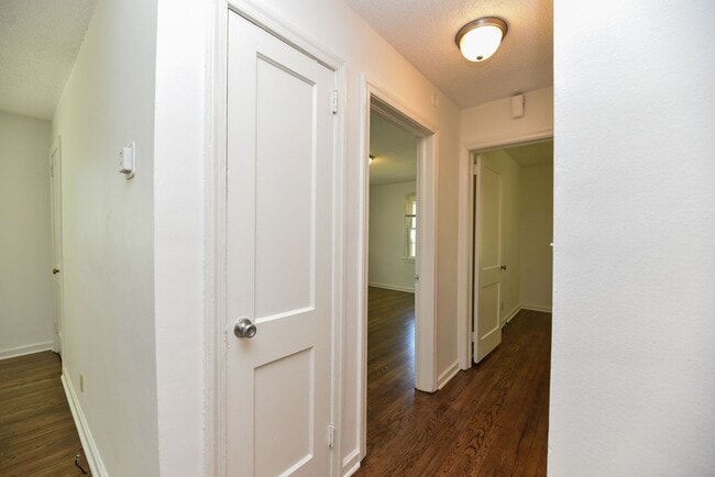 Building Photo - Condo / Burlington