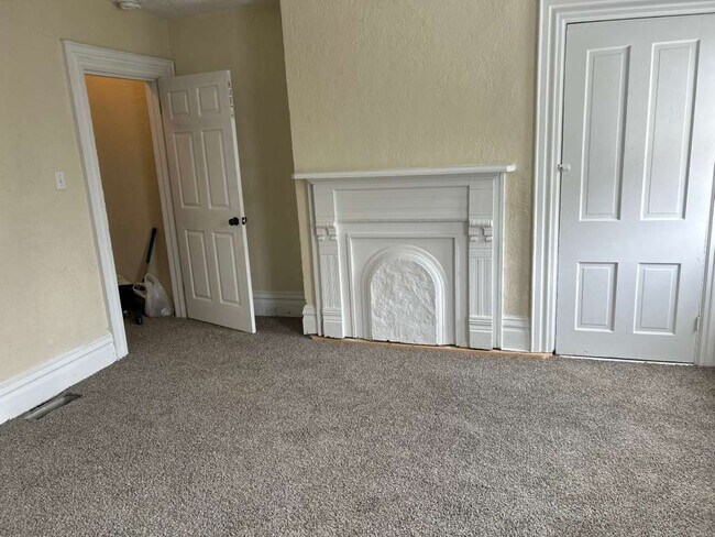 Building Photo - 108 Stamm Ave