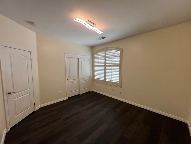 Building Photo - 10818 Cypress Falls Ave