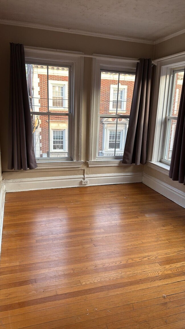 Building Photo - 25 High St