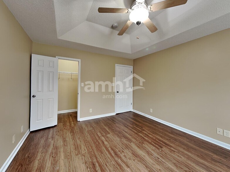 Building Photo - 3429 Queensbury Rd