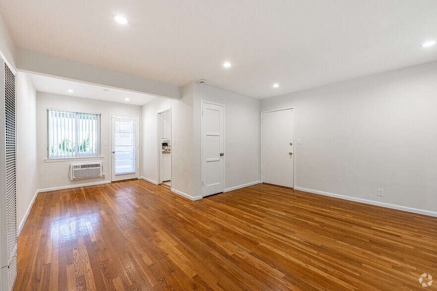 1BR, 1BA - 1,000SF - Dining Room - Park View Arbor Apartments