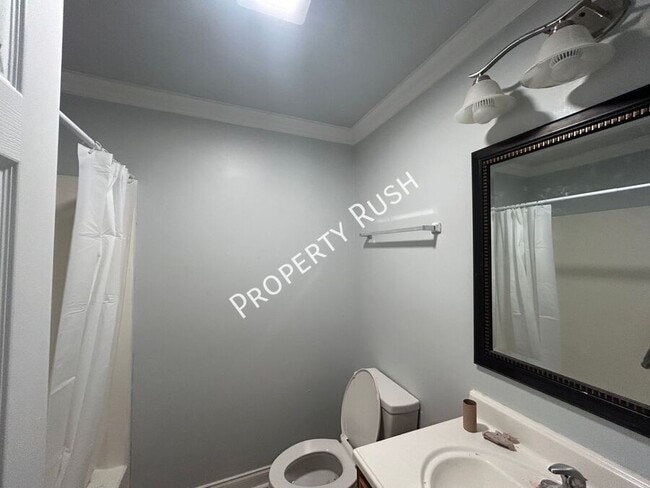 Building Photo - 9119 Westminister Cir Dr