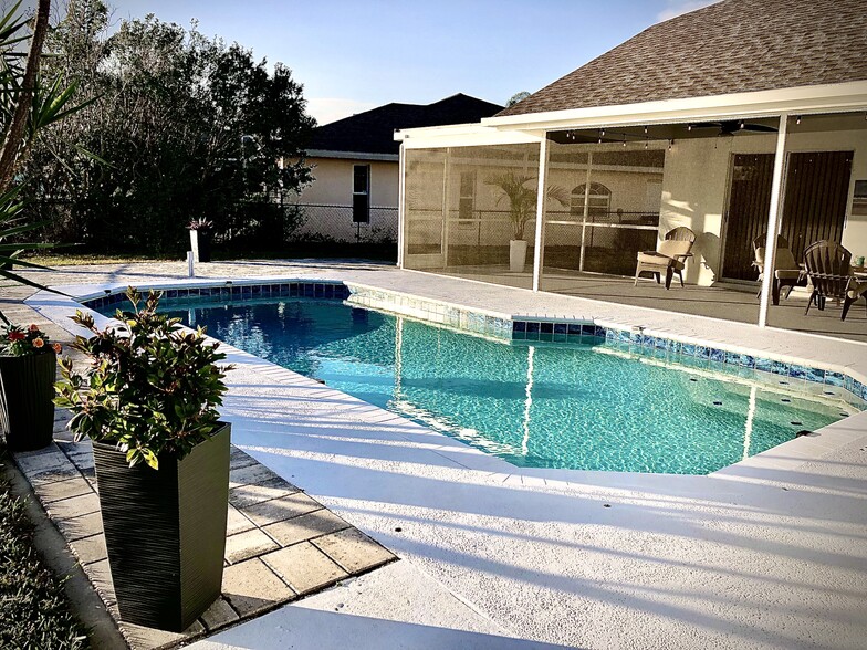 Private pool - 5714 29th Ct E