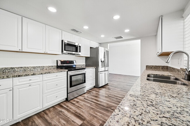 Building Photo - 5761 W Cholla St