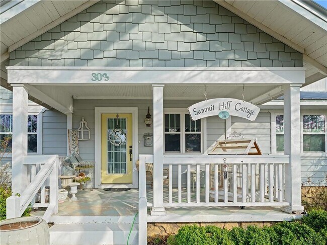 Primary Photo - 303 N Summit St