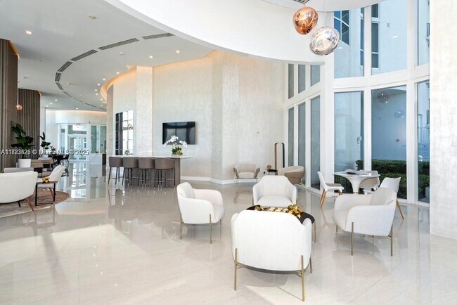 Building Photo - 15901 Collins Ave