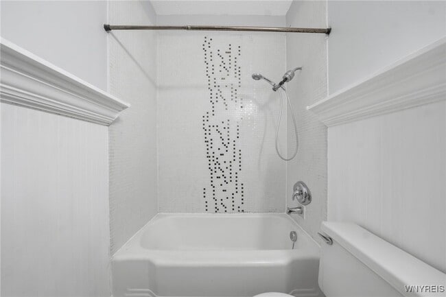 Building Photo - 76 Anderson Pl