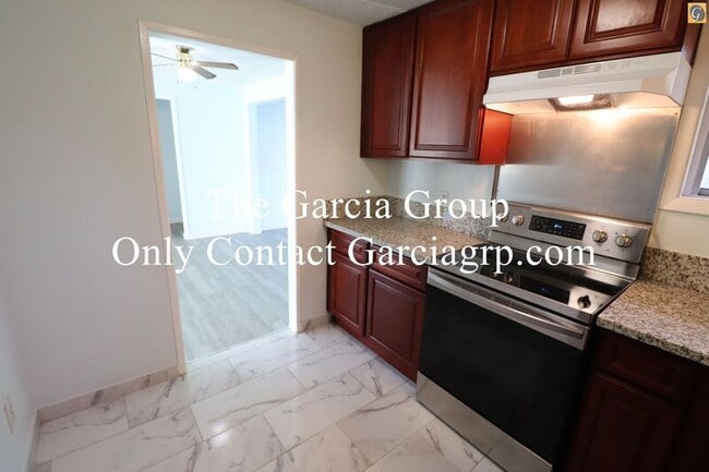 Building Photo - 4505 NE Emerson St