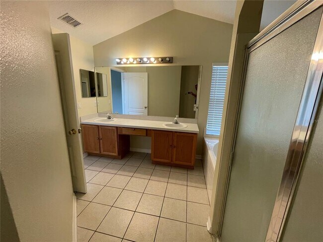 Building Photo - 4219 Andover Cay Blvd