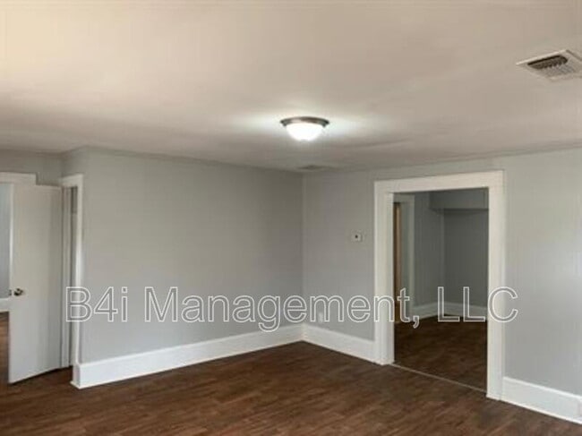 Building Photo - 1123 Drewery Ave