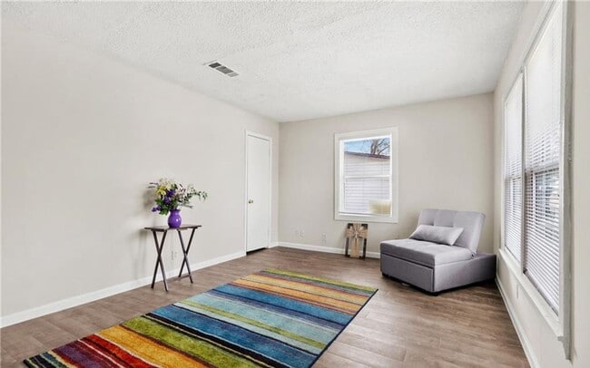 Building Photo - Updated 4-bedroom 2-bathroom home!  Housing accepted!!