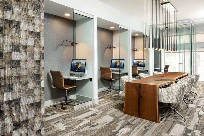 Building Photo - 350 S Jackson St