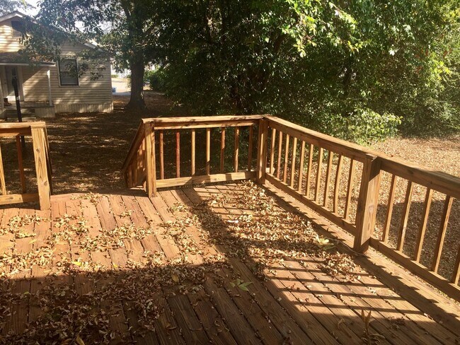 Building Photo - 3 bed 2 bath home - close to Troy University