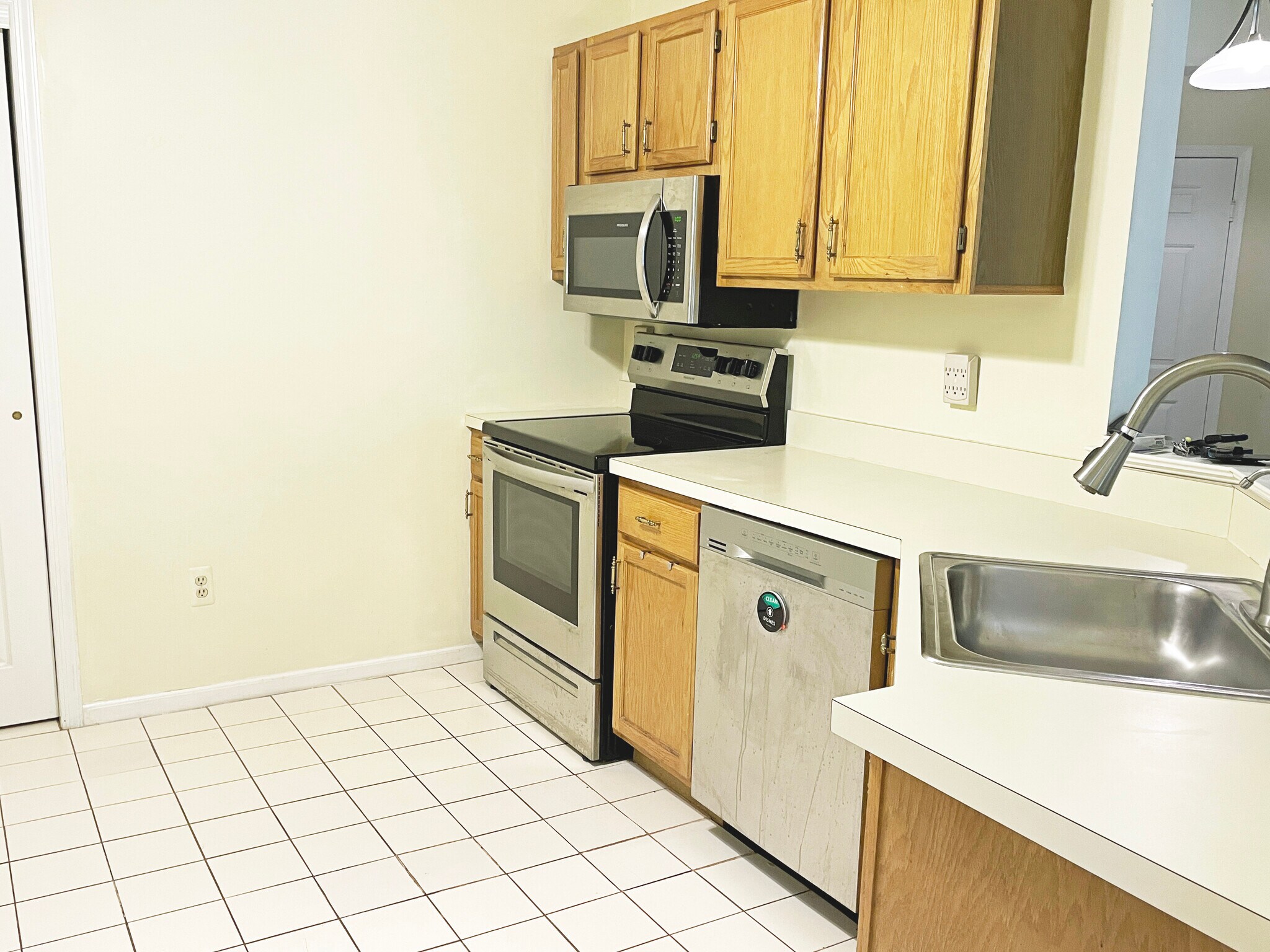 Building Photo - 12D Leva Dr