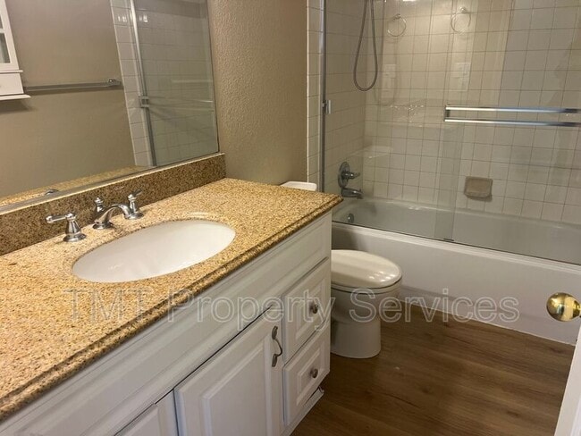 Building Photo - 8631 Hummingbird Way