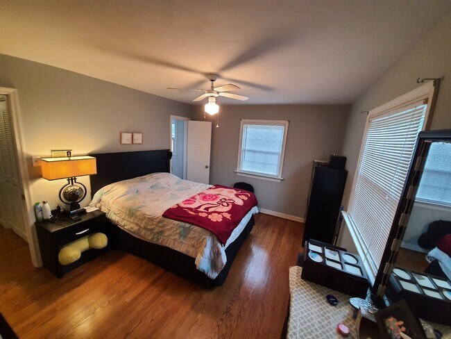 Building Photo - 5320 Lingle Ln