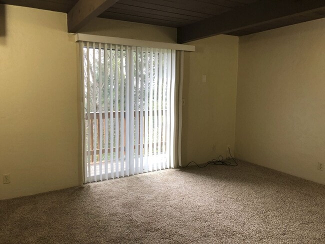 Building Photo - 3494on