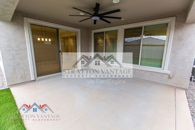 Building Photo - 17645 W Palo Verde Dr