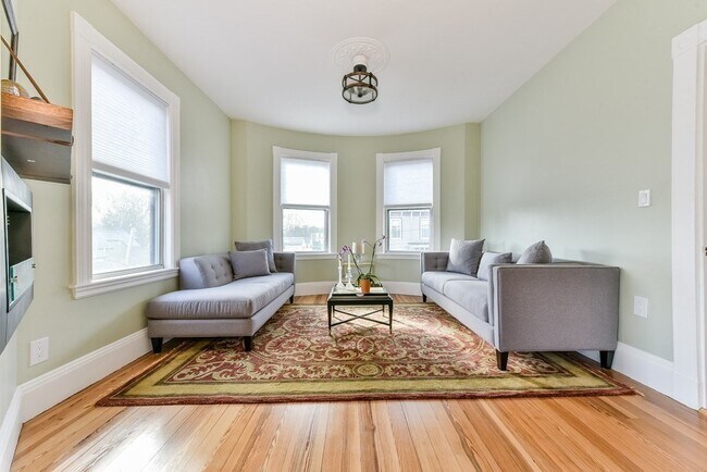 Building Photo - 132 Paul Gore St