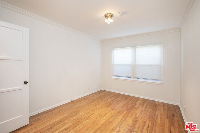 Building Photo - 8517 Pickford St