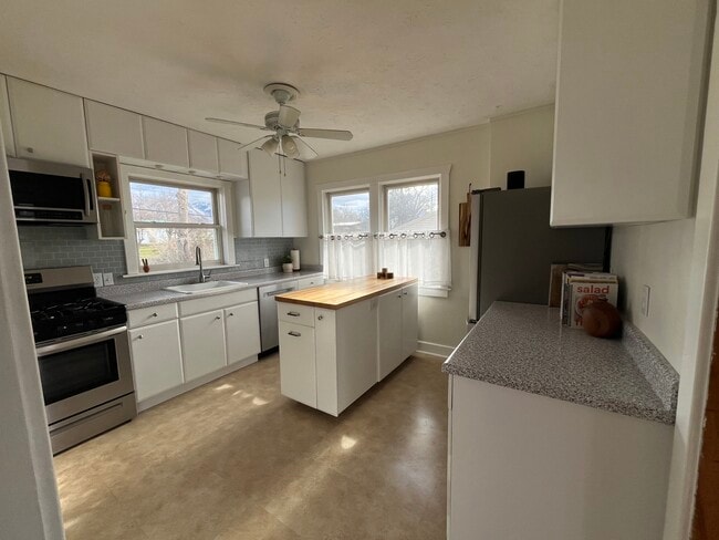 Building Photo - 2765 S Imperial St