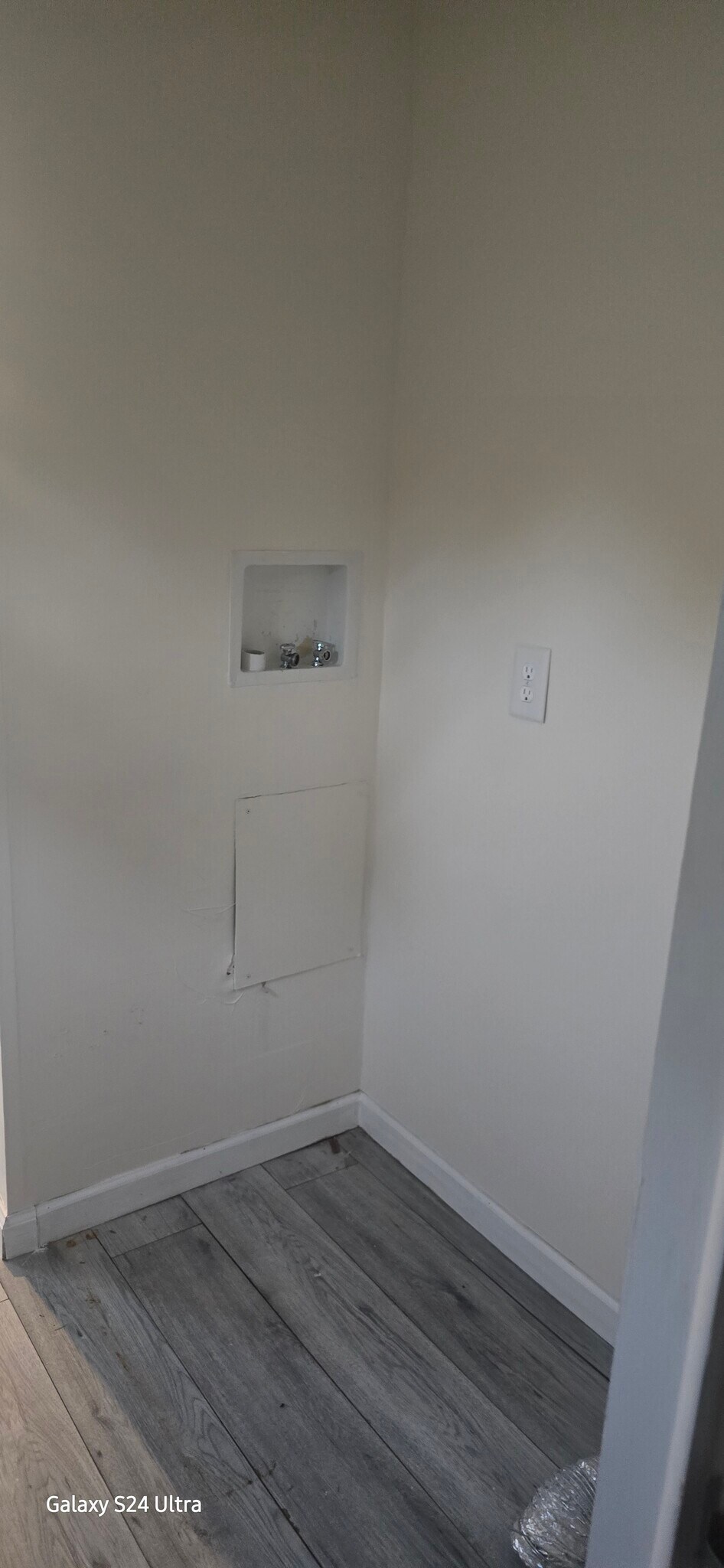 Laundry - 101 Hudson Ln