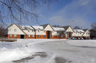 Building Photo - Lake Camelot Apartments