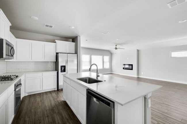 Building Photo - 364 Braves Wy