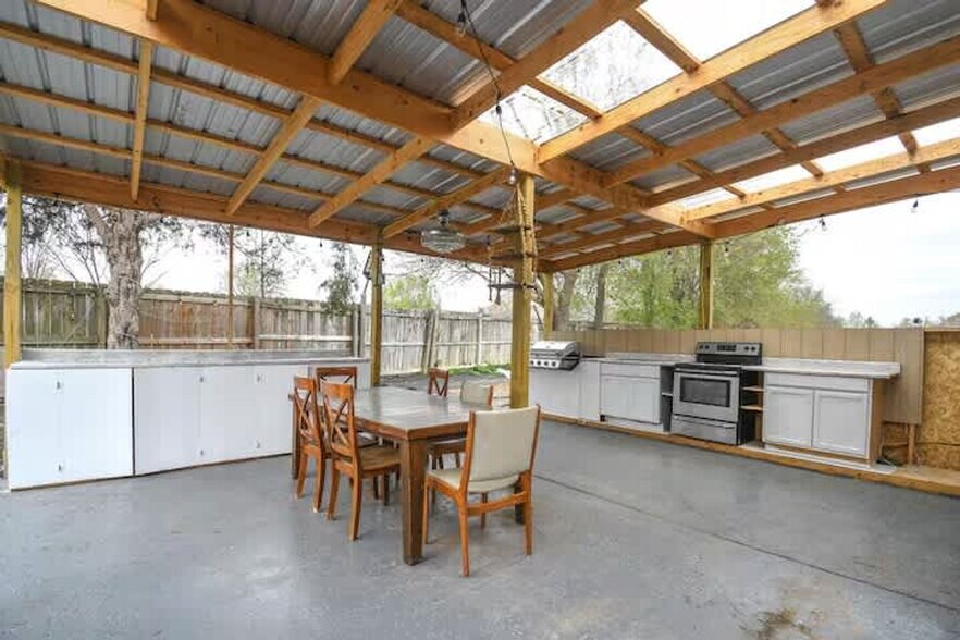 Building Photo - 731 Cypress Ct