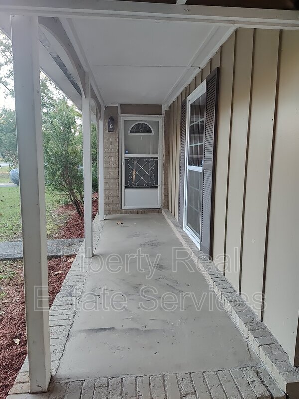 Building Photo - 3 Dogwood St