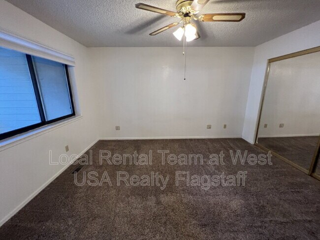 Building Photo - 2721 N Walnut Hills Dr