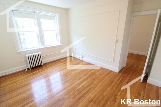 Building Photo - Beautiful 1Br/1Bth apartment! Heat/Hot Water inc.  Must see!