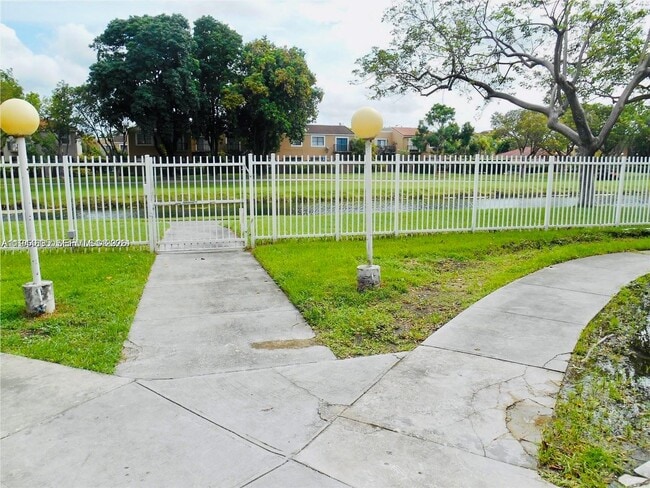 Building Photo - 10440 SW 156th Ct