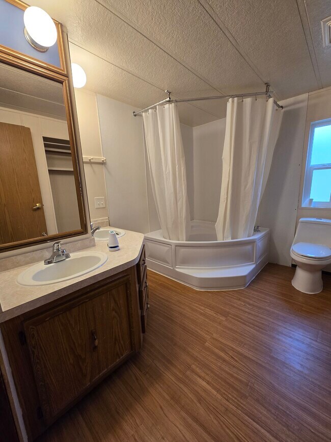 Building Photo - 2020 U.A. Avenue Emmett