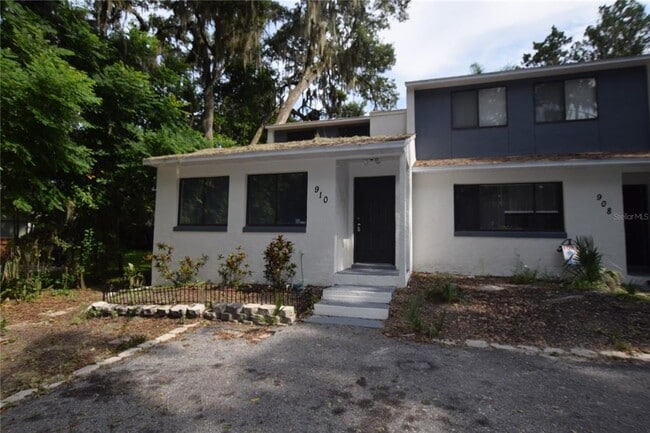 Primary Photo - 904 Sumter St