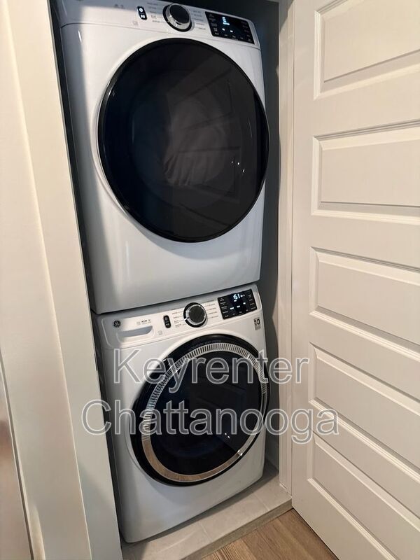 Building Photo - 1674 S Watkins St