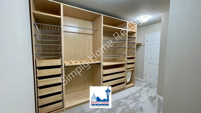 Building Photo - Step Inside this beautiful Home in Tacoma!