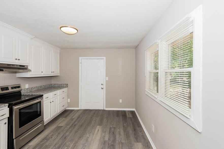 Building Photo - 3266 Lancing Ln