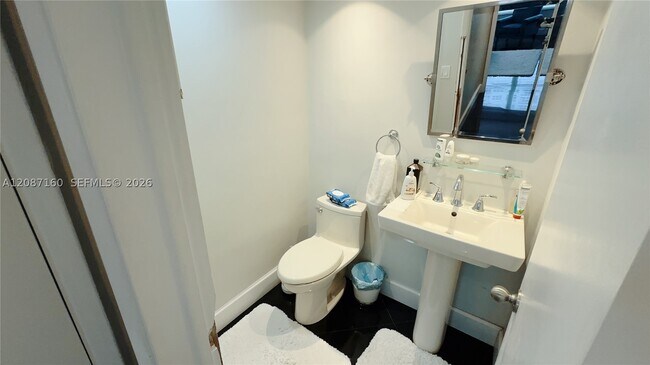 Building Photo - 4010 Galt Ocean Dr