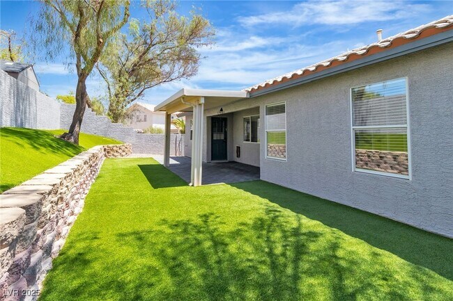 Building Photo - 1763 Summerwood Cir