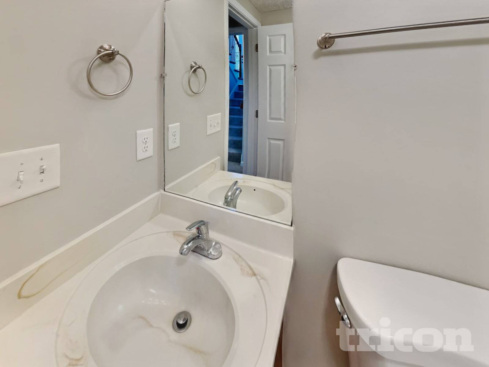 Building Photo - 3479 Melrose Dr