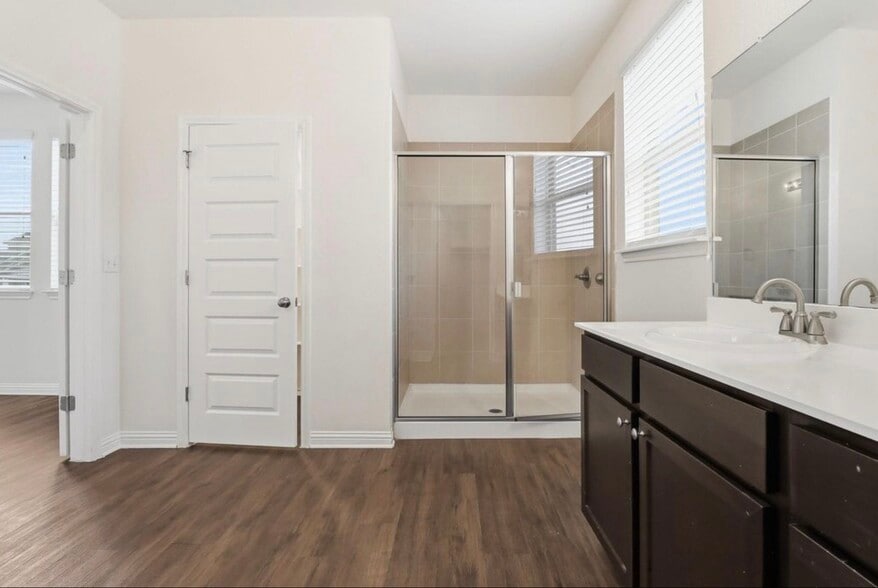 Building Photo - 5701 Gerard Dr